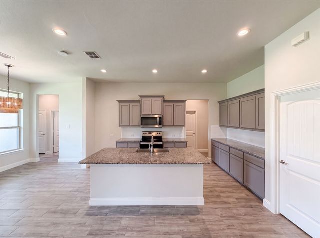1530 Woodmere Drive, Krum, TX 76249