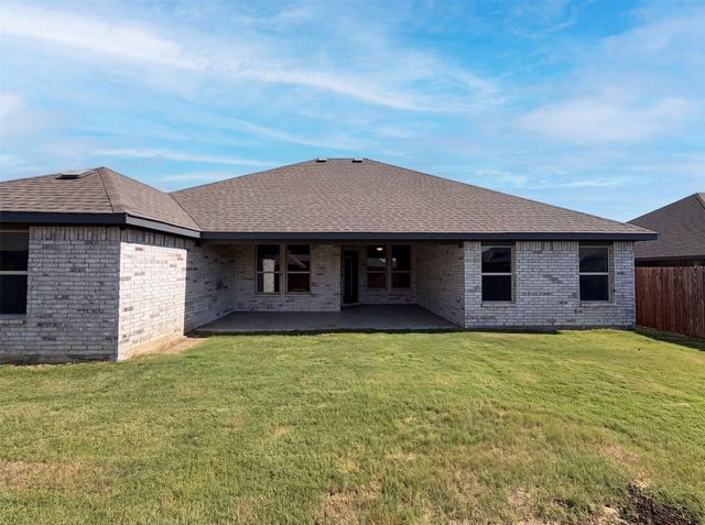 1530 Woodmere Drive, Krum, TX 76249