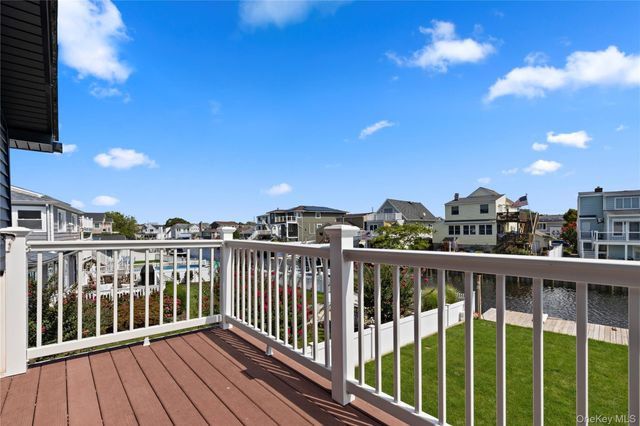 55 Alhambra Road, Massapequa, NY 11758