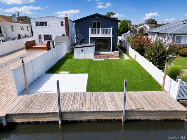 55 Alhambra Road, Massapequa, NY 11758