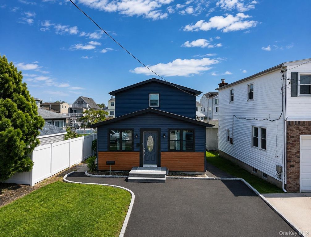 55 Alhambra Road, Massapequa, NY 11758
