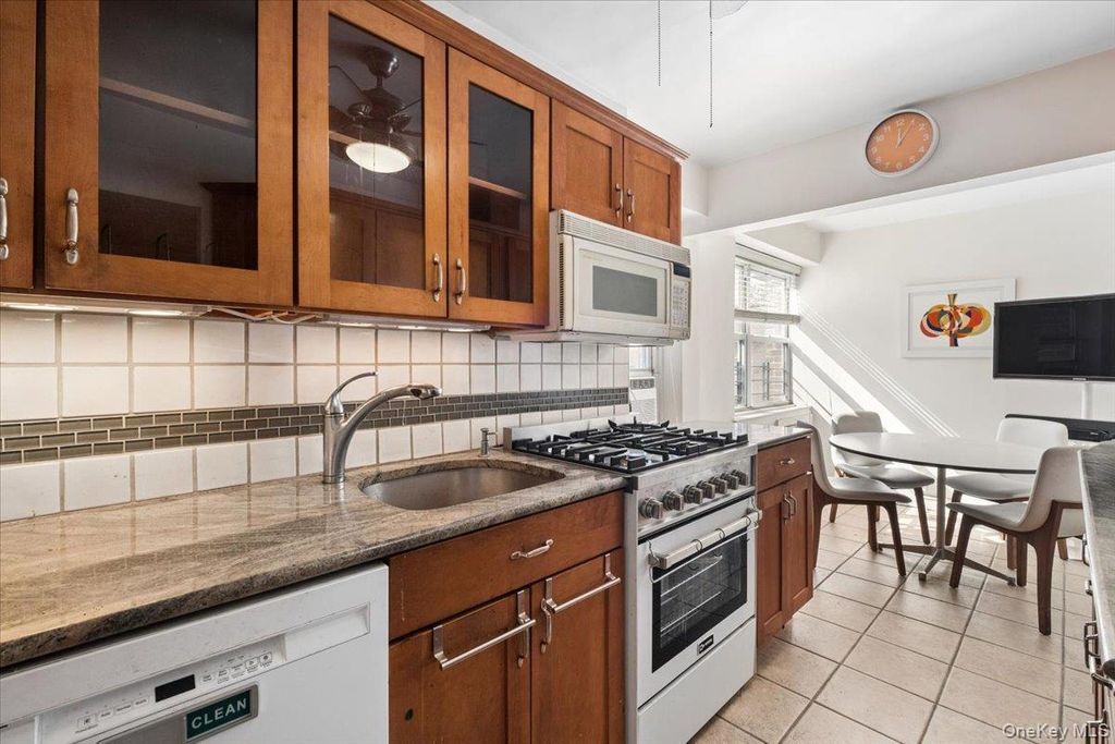 235 Garth Road D6A, Scarsdale, NY 10583 — exterior