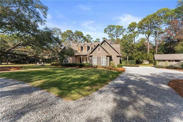 18318 Woodland Drive, Fairhope, AL 36532