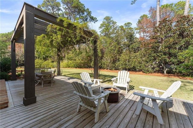 18318 Woodland Drive, Fairhope, AL 36532