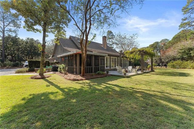 18318 Woodland Drive, Fairhope, AL 36532