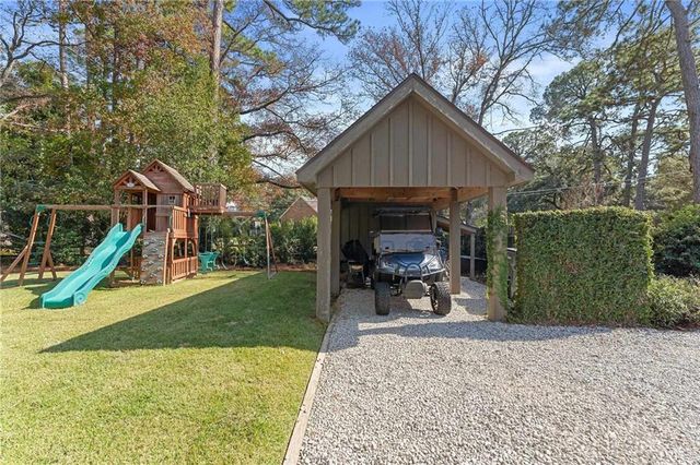 18318 Woodland Drive, Fairhope, AL 36532