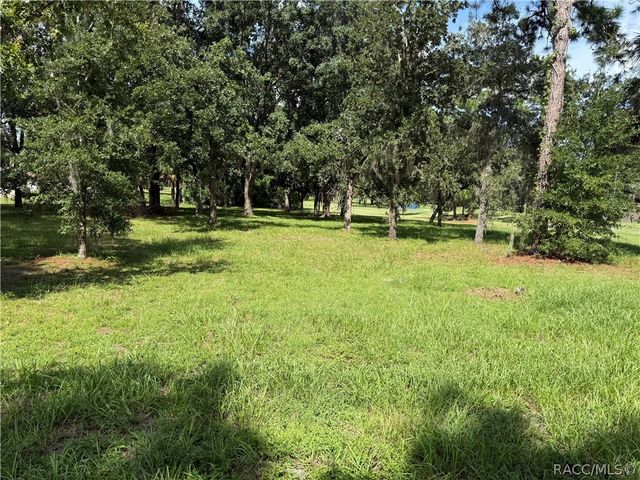 2 Douglas Street, Homosassa, FL 34446