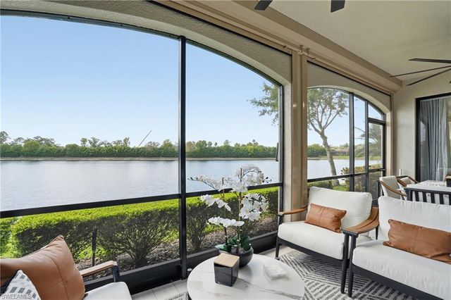 9476 Napoli LN 101, Naples, FL 34113