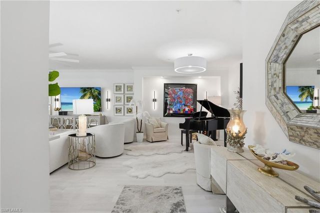 9476 Napoli LN 101, Naples, FL 34113