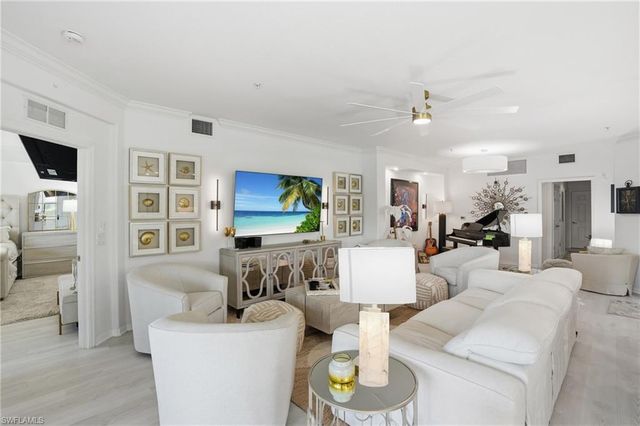 9476 Napoli LN 101, Naples, FL 34113