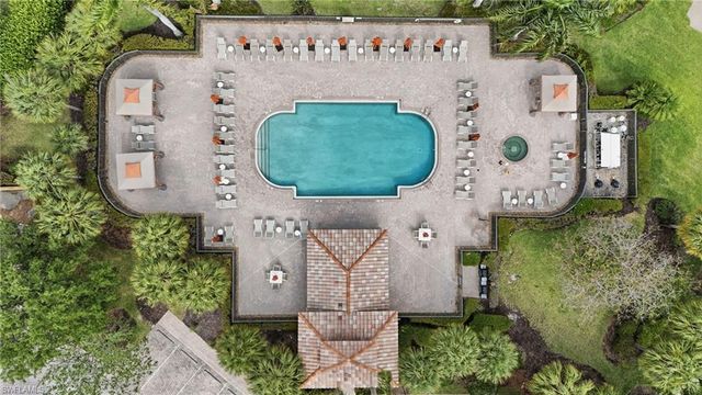 9476 Napoli LN 101, Naples, FL 34113