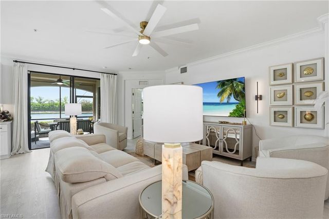 9476 Napoli LN 101, Naples, FL 34113