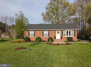 210 WYTHE AVE, Stephens City, VA 22655