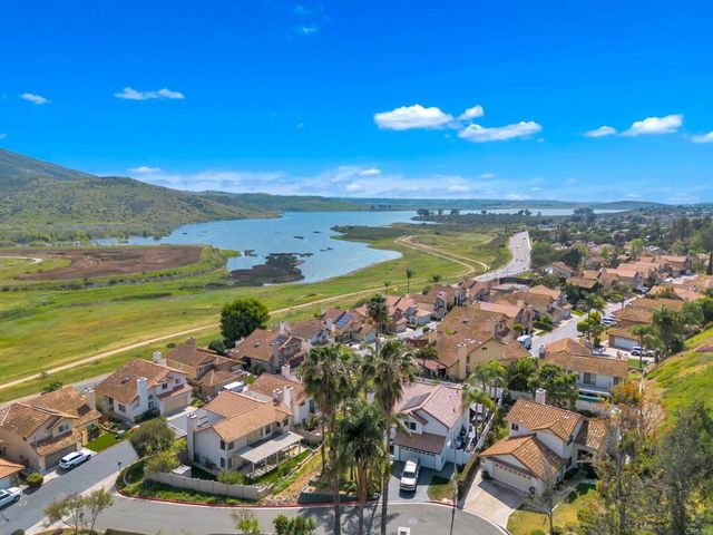 1068 Fairhill Ter, Spring Valley, CA 91977