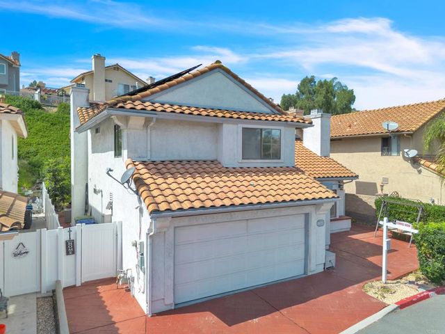 1068 Fairhill Ter, Spring Valley, CA 91977