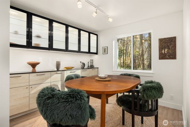 1524 Toe Jam Hill Road NE, Bainbridge Island, WA 98110