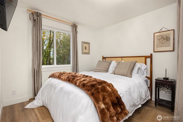 1524 Toe Jam Hill Road NE, Bainbridge Island, WA 98110