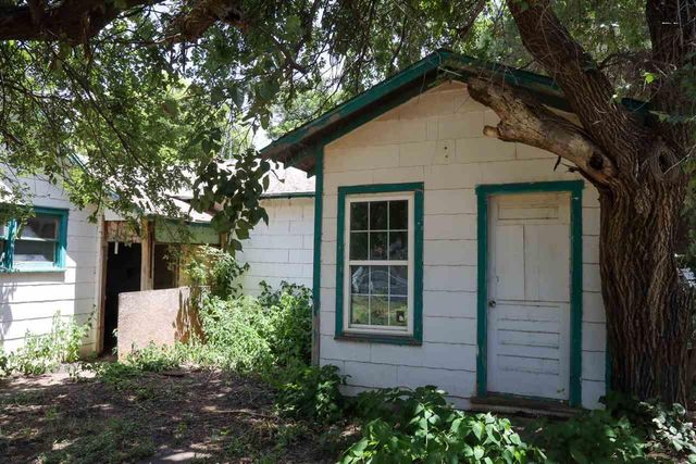 302 W RUBY AVENUE, Iowa Park, TX 76367