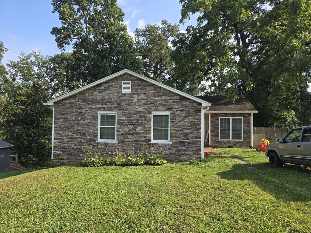 513 Parrish St, Lawrenceburg, TN 38464