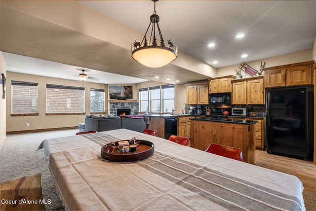 80 Whiplash CIR, Sandpoint, ID 83864