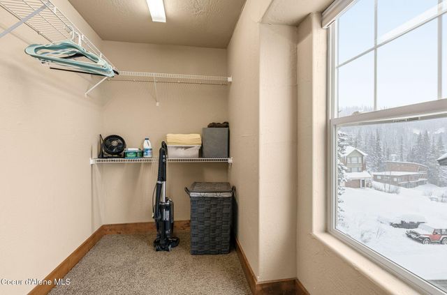 80 Whiplash CIR, Sandpoint, ID 83864