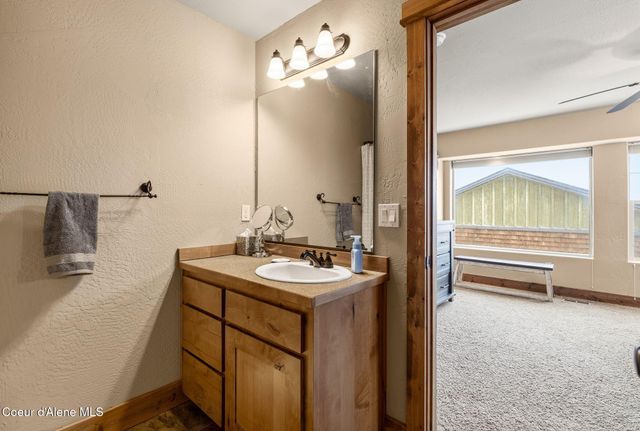 80 Whiplash CIR, Sandpoint, ID 83864