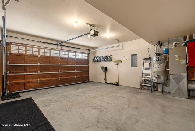 80 Whiplash CIR, Sandpoint, ID 83864