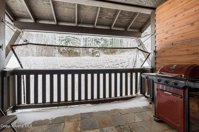 80 Whiplash CIR, Sandpoint, ID 83864