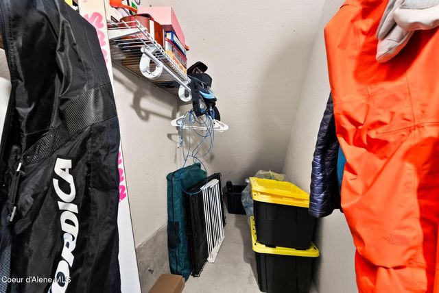 80 Whiplash CIR, Sandpoint, ID 83864