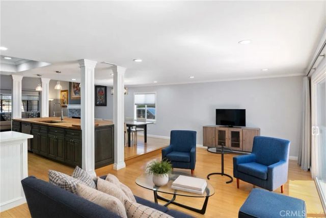 6301 Yarmouth Avenue, Encino, CA 91316