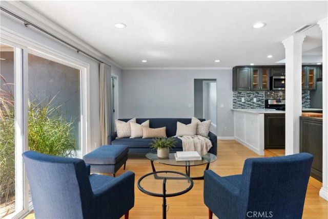 6301 Yarmouth Avenue, Encino, CA 91316