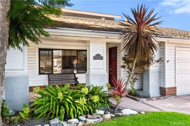 6301 Yarmouth Avenue, Encino, CA 91316