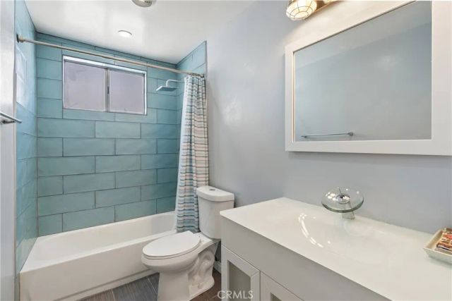 6301 Yarmouth Avenue, Encino, CA 91316