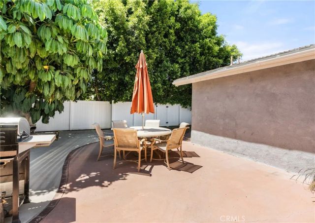 6301 Yarmouth Avenue, Encino, CA 91316