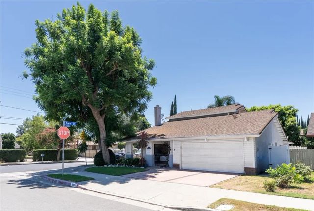 6301 Yarmouth Avenue, Encino, CA 91316