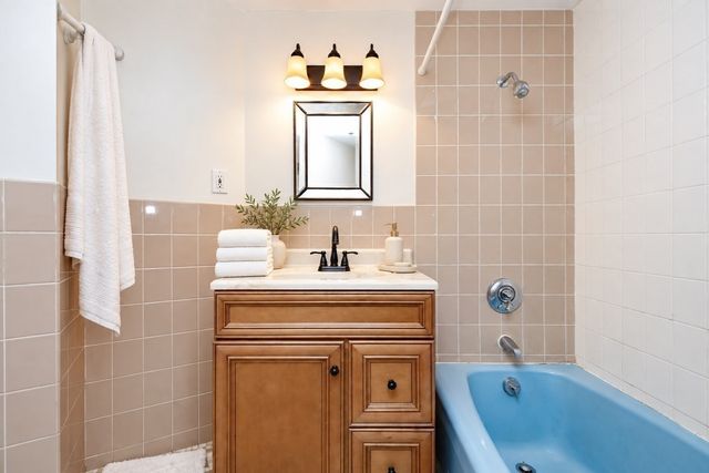 300 Lynn Shore Drive 811, Lynn, MA 01902