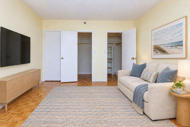 300 Lynn Shore Drive 811, Lynn, MA 01902