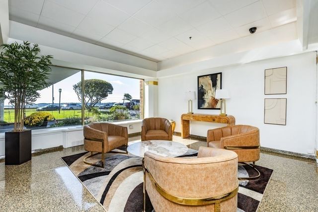 300 Lynn Shore Drive 811, Lynn, MA 01902