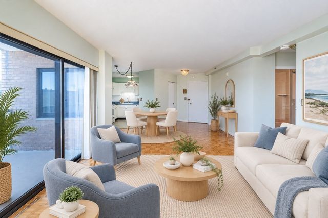 300 Lynn Shore Drive 811, Lynn, MA 01902