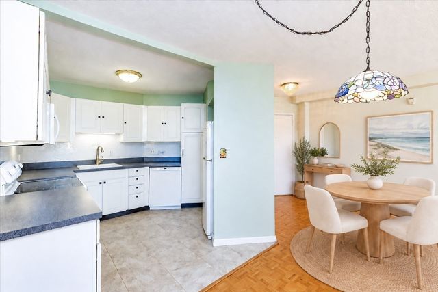 300 Lynn Shore Drive 811, Lynn, MA 01902