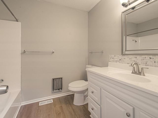 7504 E 197th Street, Belton, MO 64012