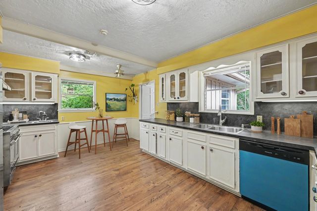 114 N Woodsway Street E, Conroe, TX 77301