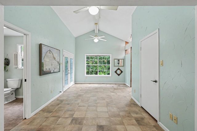 114 N Woodsway Street E, Conroe, TX 77301