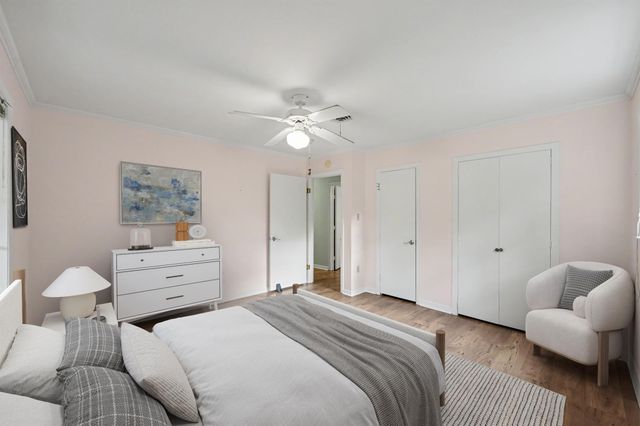 114 N Woodsway Street E, Conroe, TX 77301