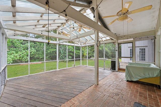 114 N Woodsway Street E, Conroe, TX 77301