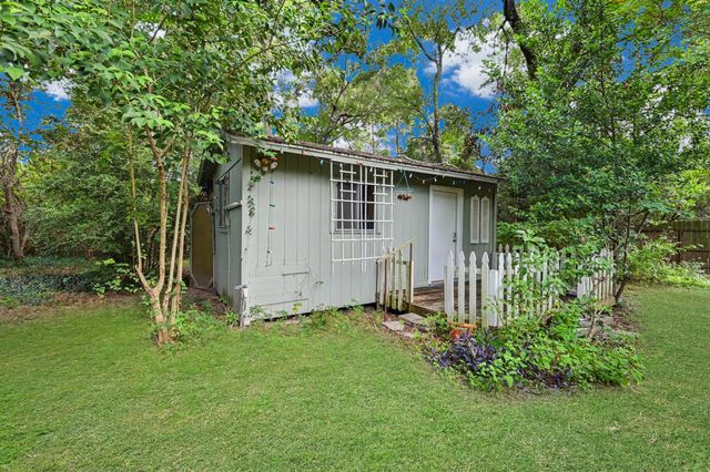 114 N Woodsway Street E, Conroe, TX 77301