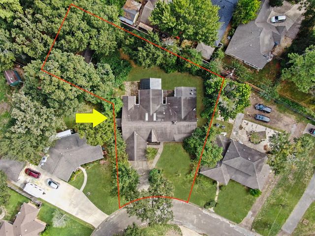 114 N Woodsway Street E, Conroe, TX 77301