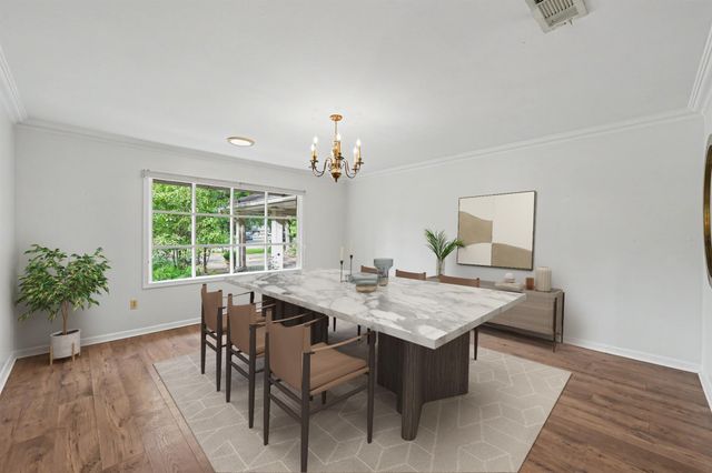 114 N Woodsway Street E, Conroe, TX 77301