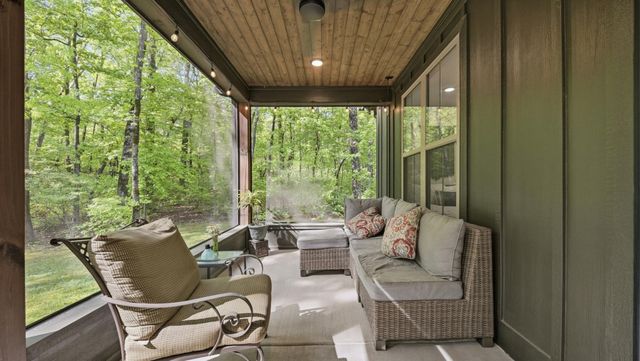 171 W Bluff Road, Menlo, GA 30731