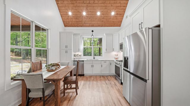 171 W Bluff Road, Menlo, GA 30731